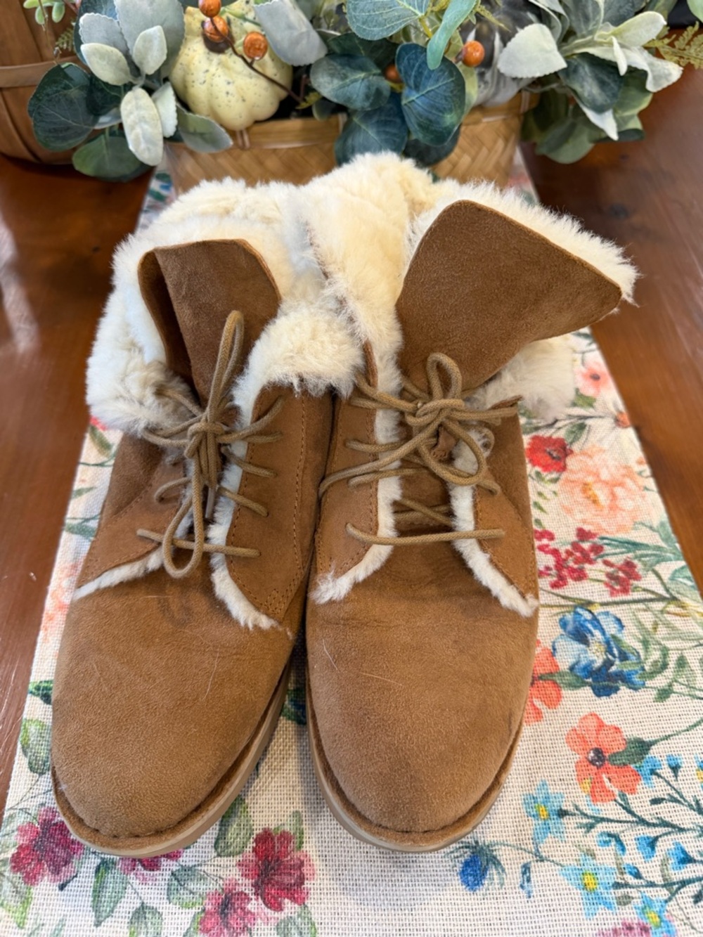 UGG Chestnut Brown Faux-Suede Shearling Lace-Up Ankle Boots